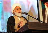 معلم پرچمدار ارزشها و تجلی رسالت پیامبران است